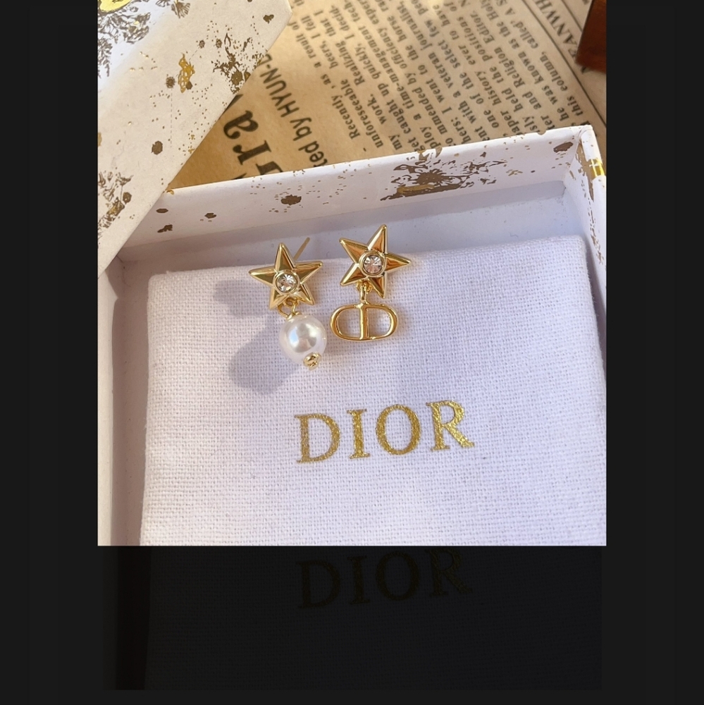 DIOR LUCKY Star Gold -finish Metal And White Pearls - Picture 4 of 14